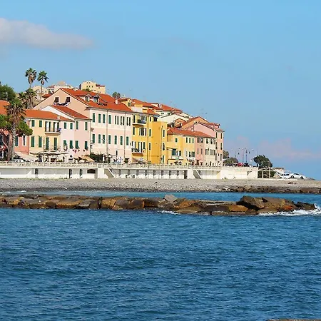 Oneglia Coast * إمبيريا