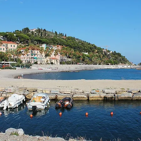 Oneglia Coast * إمبيريا