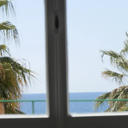 Oneglia Coast 公寓 *